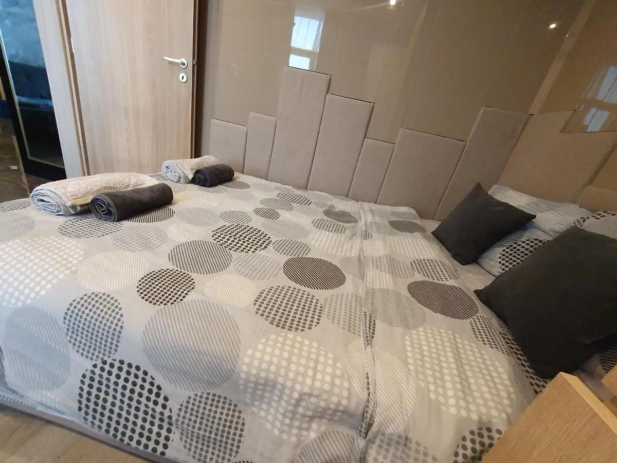 Diamond Luxury Apartment Sofía 0*,